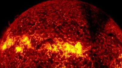 Космическая аномалия: Солнце накрыло гигантское чёрное облако (видео)