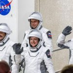 Экипаж МКС получил приказ надеть скафандры и приготовиться к эвакуации