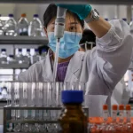 Эксперты: Вопросы о побочных эффектах китайских вакцин от COVID остаются без ответа