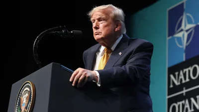 Дональд Трамп выступает на пресс-конференции во время саммита лидеров стран НАТО в 2026 году в президентском комплексе Бештепе в Анкаре, Турция, 8 июля 2026 года.
