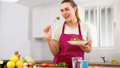 Завтрак стоя улучшает кровообращение.