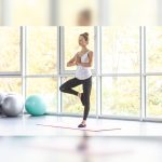 «Стойка фламинго» — одноминутное упражнение на укрепление костей