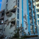 Землетрясение магнитудой 7,7 потрясло Индонезию: десятки погибших, спасатели не могут попасть в район эпицентра (видео)