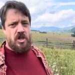 После критики Минсельхоза «Весёлый молочник» сообщил о возможном выдворении его семьи из РФ (видео)