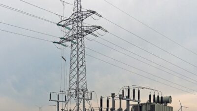 ФАС России подготовила проект приказа об учете в тарифах на услуги по передаче электроэнергии расходов на безопасность и восстановление электросетей.