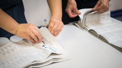 Действующие губернаторы лидируют на выборах в восьми регионах России