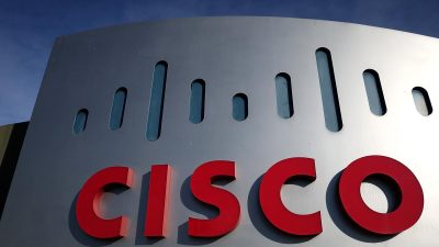 Логотип Cisco на фасаде штаб-квартиры Cisco в Сан-Хосе, штат Калифорния, 9 февраля 2024 года.