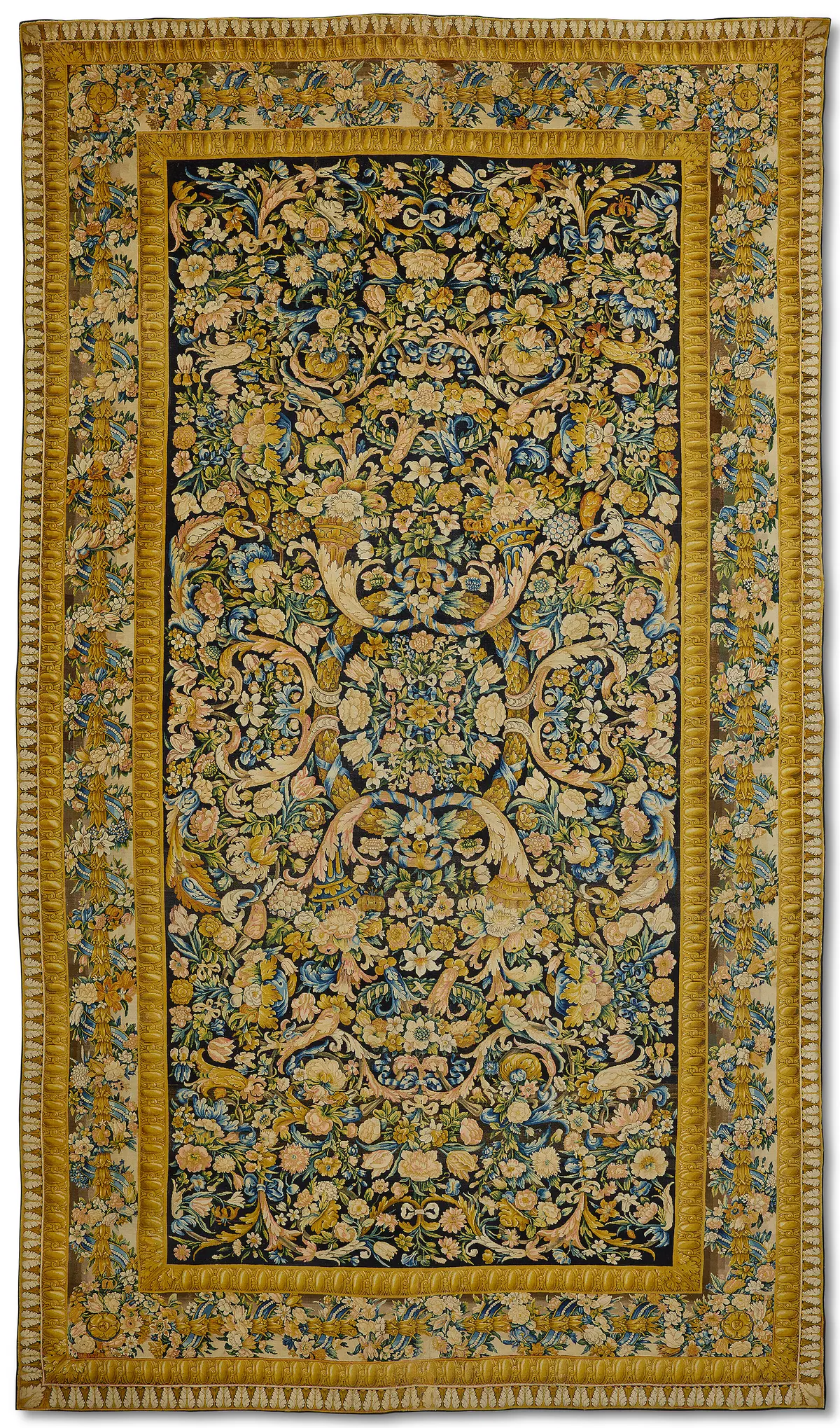 Ковёр эпохи Людовика XIII, около 1660–1664, Королевская мануфактура Савоннери. Текстиль; 586 × 325,1 см.