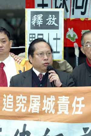 Известные представители гонконгской общественности приняли участие в голодовке