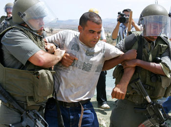 Израильская армия изъяла 5 млн. шекелей у террористических организаций