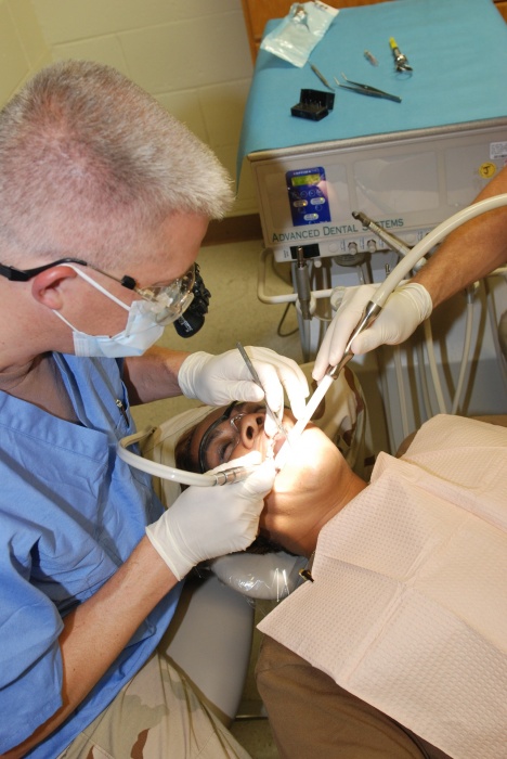Имплантация помогает восстановить потерянные зубы
