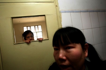 Бывший психиатр рассказывает об ужасах китайских психбольниц
