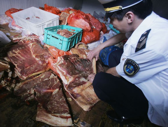 Зомби-мясо, резиновый чай и креветки с гелем: скандалы  с китайскими продуктами в 2015 году
