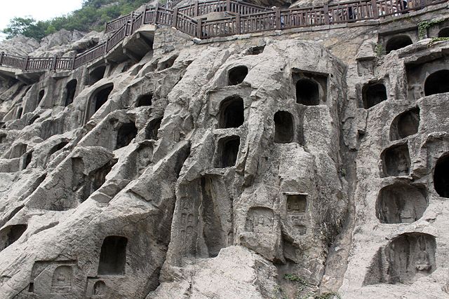 Изумительный пещерный комплекс Лунмэнь в Китае (фотографии + видео)