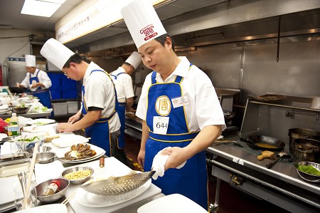 Шеф-повар, насмотревшийся в китайских ресторанах на блюда с опиатами, готовит только настоящую еду