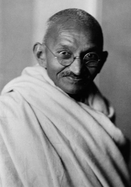 Махатма Ганди: 12 цитат, которые нужно распечатать и повесить на стенку!