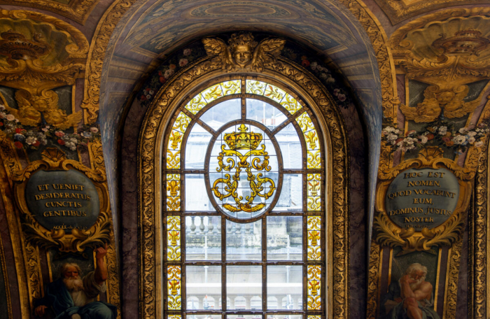 Королевская часовня в Версальском дворце: божественный маяк, достойный короля-Солнца