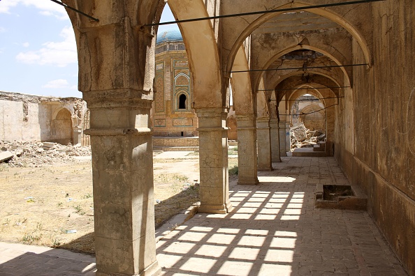 Древняя церковь, историческое достояние Ирака, превращается в пыль