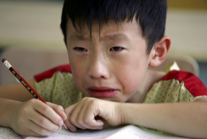 «Поблагодари партию»: насилие над детьми в детских учреждениях Китая