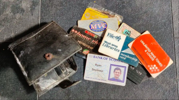 Мужчине вернули кошелёк, потерянный 20 лет назад. Всё было на месте