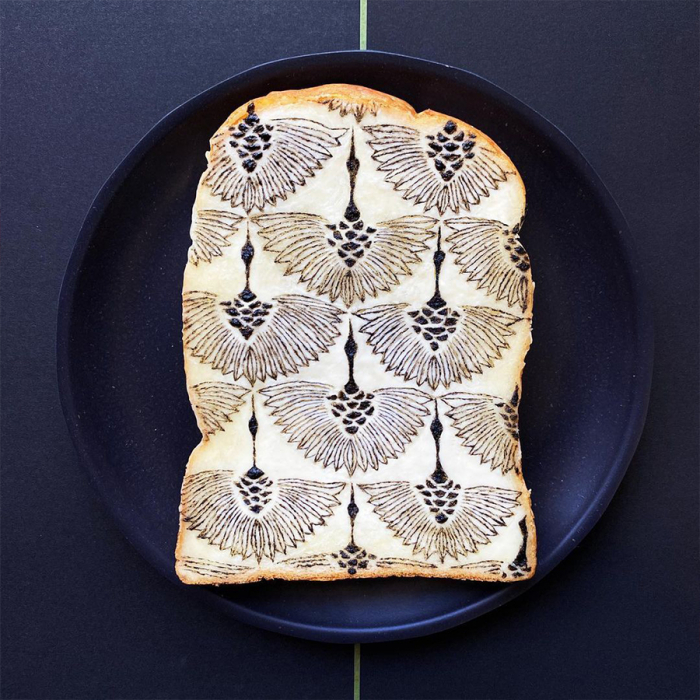 Японский дизайнер превращает тосты в произведения искусства и съедает их