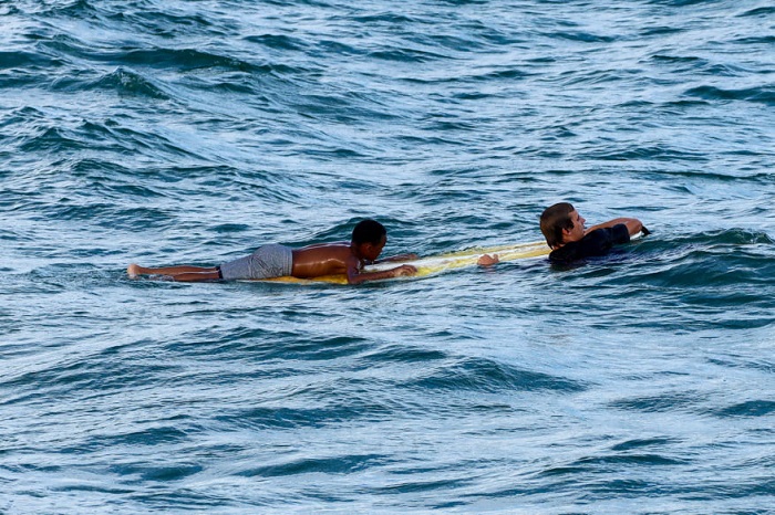 Ребёнка затягивало течением… но недалеко катались сёрфингисты