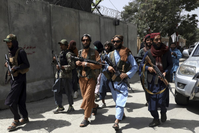 Талибан обвиняется в жестоких убийствах и пытках мужчин из числа меньшинств