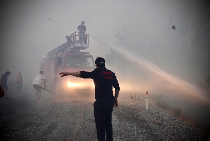 Добровольцы из окрестных деревень – безвестные герои борьбы с огнём в Турции