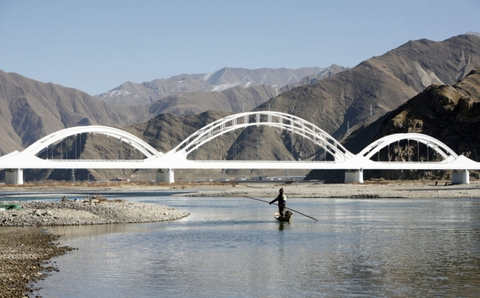 Несмотря на разрушительные наводнения в Центральном Китае, Си Цзиньпин отправляется с визитом в Тибет
