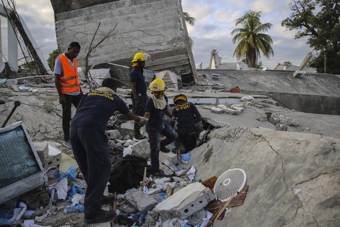 Число погибших в результате землетрясения на Гаити увеличилось до 1297