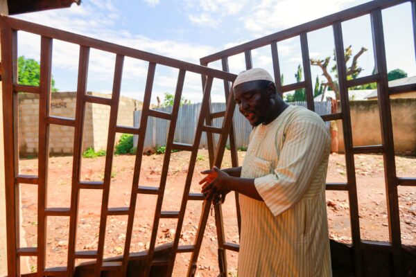 Отчаявшиеся нигерийцы продают дома и землю, чтобы освободить похищенных детей